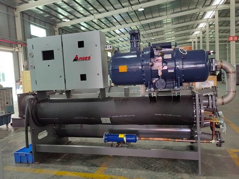 100hp น้ําเย็นอุณหภูมิต่ํา แบบสกรู Chiller ที่ผลิตเอธิลีนกลิกอล -30 °C ใช้สําหรับโรงงานเครื่องดื่ม