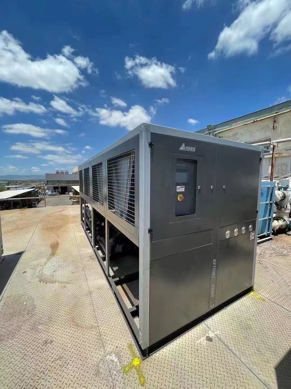 เครื่องทําความเย็นแบบสกรูแบบปานาซอนิกส์ ปรับปรุงด้วยอากาศแบบ PLC พร้อมสารเย็น R410a