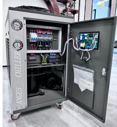 เครื่องเป่าครึ่งอัตโนมัติ 3 Hp เครื่องทําความเย็นด้วยอากาศสําหรับถังน้ํา 20 ลิตรและควบคุมหลอดเลือดดําจาก 0.2 ถึง 2.00 ลิตร
