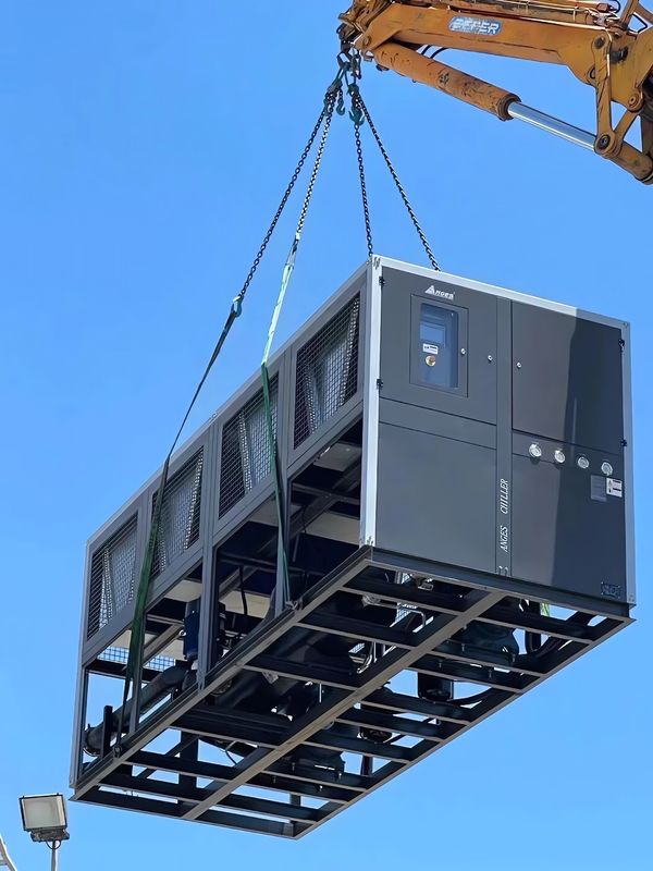 เครื่องทําความเย็นชนิดสกรูอุตสาหกรรม 100HP พร้อมระบบทําความเย็นสองระบบทําความเย็นด้วยอากาศ เครื่องทําความเย็นน้ํากลิกอลสกรู