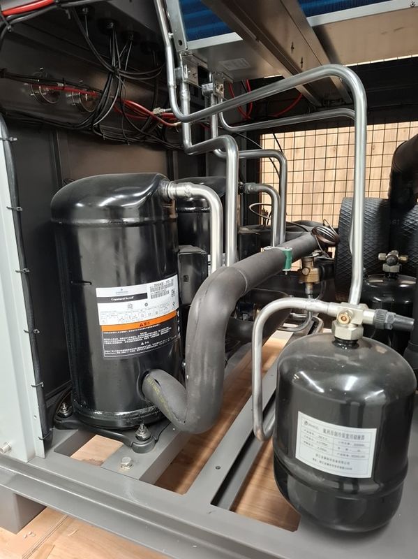 เครื่องทําความเย็นน้ําอุตสาหกรรม 5HP การประมวลผลพลาสติก เครื่องทําความเย็นด้วยอากาศ 5RT สําหรับเครื่องทําความเย็นสารเคมียา เครื่องทําความเย็นหลอดทองแดง