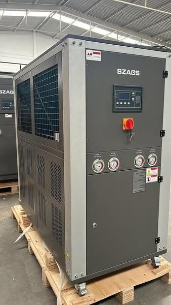 เครื่องทำความเย็นแบบระบายความร้อนด้วยอากาศ 8HP พร้อมคอมเพรสเซอร์แบบ Scroll และระบบทำความเย็นเพื่อความเย็นสบาย